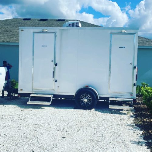 restroom trailer rental in Tampa